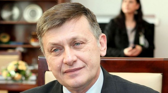 Un politician second-hand – Crin Antonescu