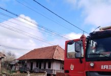 UPDATE: Persoană scoasă din foc, la Tămășești. Incendiul s-a produs din cauza unei țigării