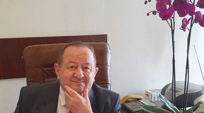 Cartea…şi «Lecţia» de viaţă! – Cartea Domnului Dan Ilie MOREGA reprezintă un vector definitoriu al vieţii domniei sale! – ,,Tot timpul, cred că am avut încredere în oameni, nu în cei care încearcă să arunce cu noroi în toate direcţiile pentru a se face ei remarcaţi”!