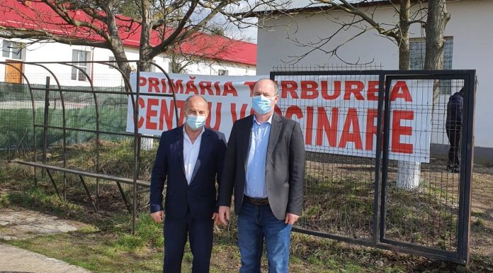 Centru de vaccinare la Turburea