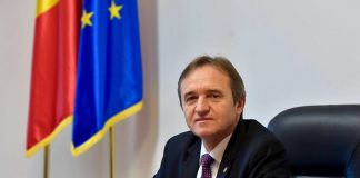 Deputatul Mihai Weber «îmbracă» Ia românească şi uită de numele lui Constantin BRÂNCUŞI?