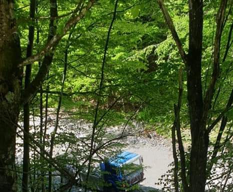 Amendă pentru extragere ilegală de agregate minerale, la Padeș