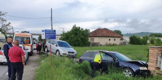 Accident cu o victimă pe Calea Severinului! A intrat cu mașina în gard