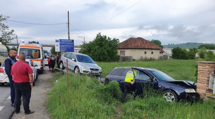 Accident cu o victimă pe Calea Severinului! A intrat cu mașina în gard