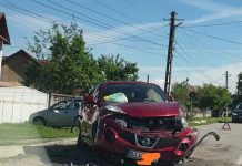 Accident în fața Primăriei Cătunele! Șoferii, la spital