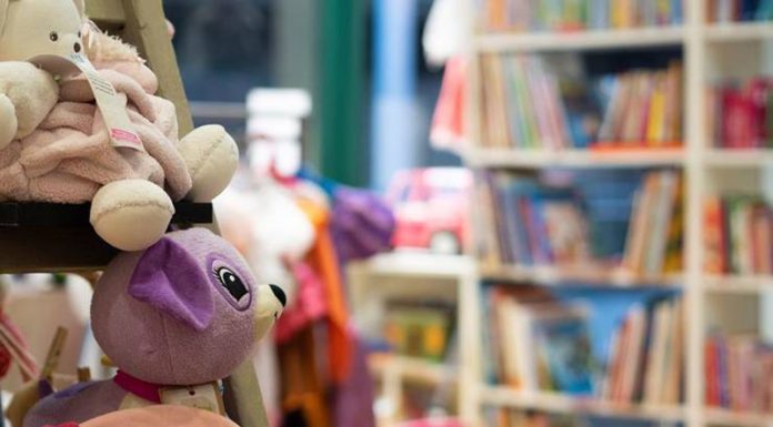 Comercianți gorjeni de jucării, amendați de comisarii Protecției Consumatorilor