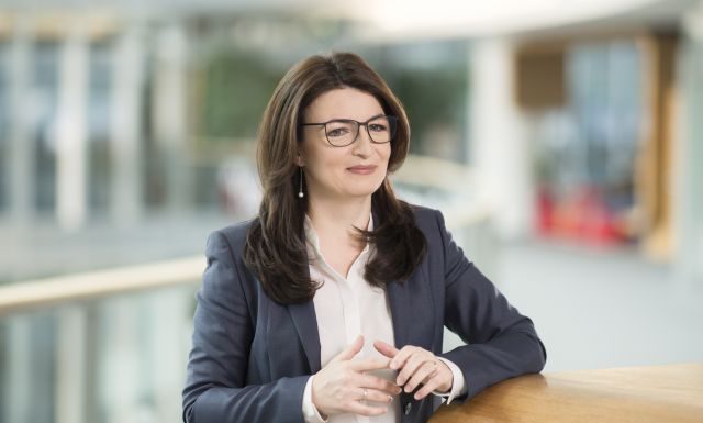 Directoarea Pinţea vrea să facă din CEO „Luceafărul Energiei”. Lider sindical: „Păi, vrem şi noi să fim luceferi!”