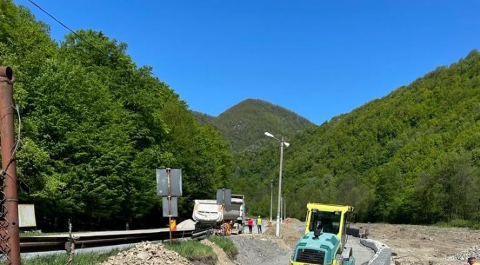 Podul și parcarea de la Lainici, gata în octombrie