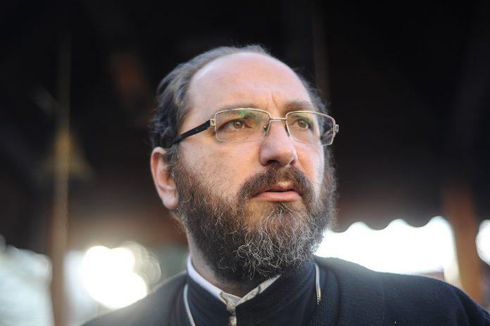 Educaţia credinţei…şi «Lecţia» de viaţă! – Interviu cu Părintele Prof. univ. dr. Constantin Necula, Prodecanul Facultăţii de Teologie Ortodoxă «Andrei Şaguna» din Sibiu – ,,Credinţa este un act de încredințare, nu de credulitate programată şi naivă”!