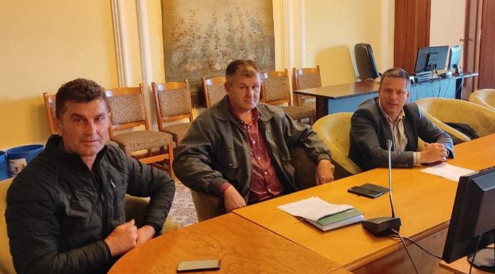 FOTO: Angajaţii CEO, protestatari de 16 săptămâni, sunt la Comisia de Muncă a Camerei Deputaţilor!