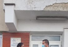 Rucsac cu bani găsit de poliţişti şi returnat femeii care îl pierduse