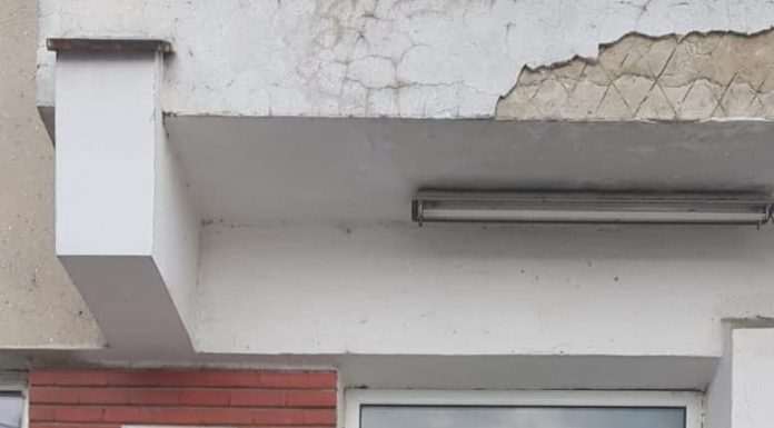 Rucsac cu bani găsit de poliţişti şi returnat femeii care îl pierduse