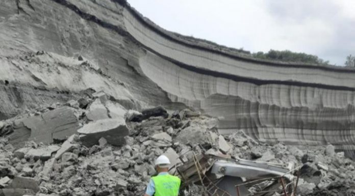 Vin tot mai mulţi angajaţi ai CEO la protestele din centrul municipiului Târgu-Jiu! – Filmări şi poze din cariere şi termocentrale, trimise la Guvern şi Parlament!