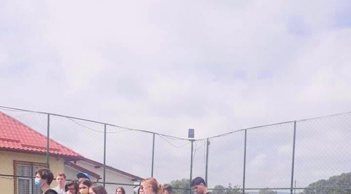 Echipamente IT pentru o parte dintre elevii Școlii Gimnaziale Andreești