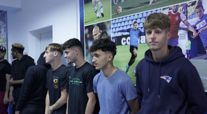 Roberto Mălăele, cu lotul de seniori la reunirea Farului