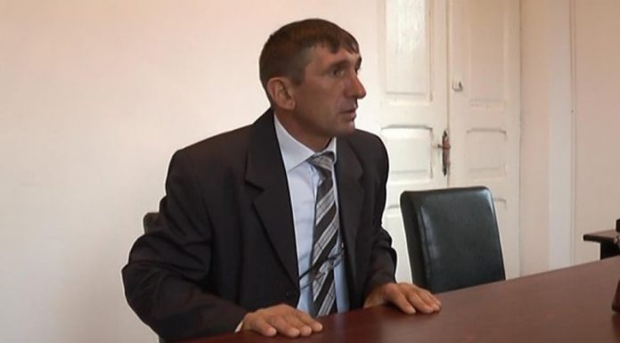 Când lenea și prostia își pun capul la contribuție: Ștampilă trei în unu, invenția absurdă a primarului de Vladimir