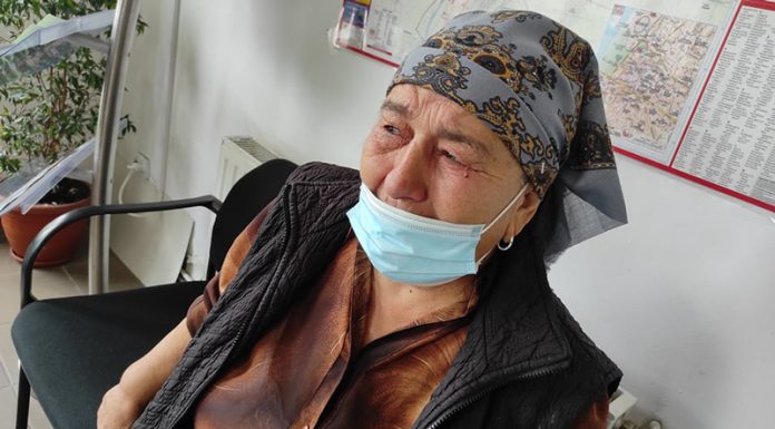 VIDEO: O târgujiancă de 74 de ani plânge crunt dispariția fetei ei: ,,Mai bine muream eu decât să-mi pierd fiica!”