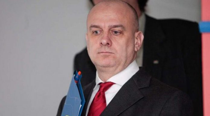 BNS: Copiii României, condamnați la sărăcie!