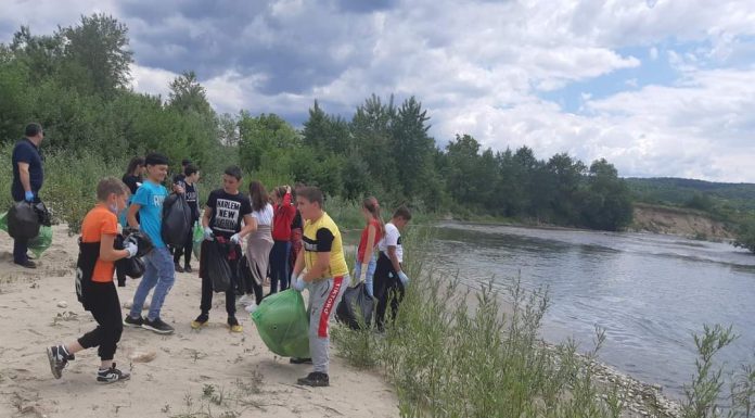 Ecologizare cu elevi, la Albeni!