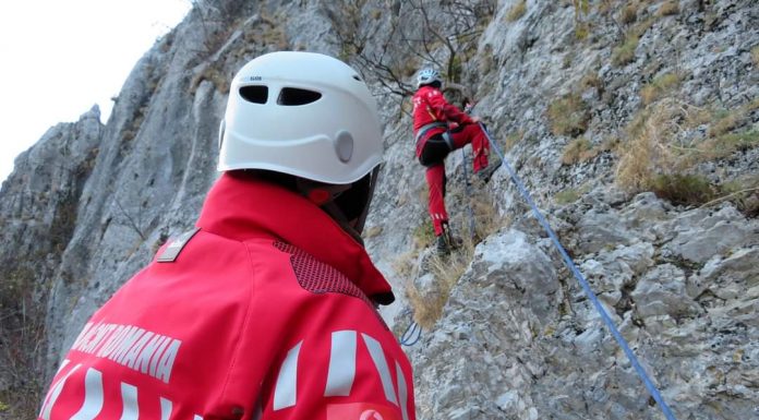 Acțiune a salvamontiștilor gorjeni de recuperare a două persoane