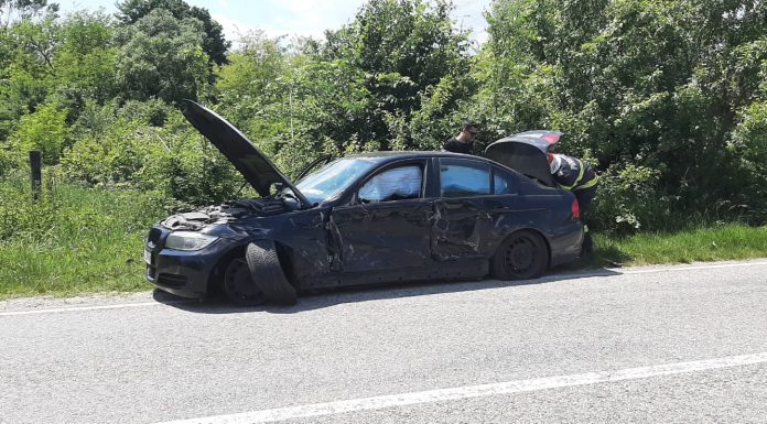 Accident cu descarcerare, la intrare în Pojogeni