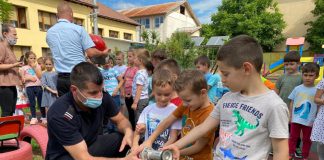 Pompierii, prietenii copiilor de la Grădinița cu Program Prelungit ,,Mihai Eminescu” din Târgu-Jiu