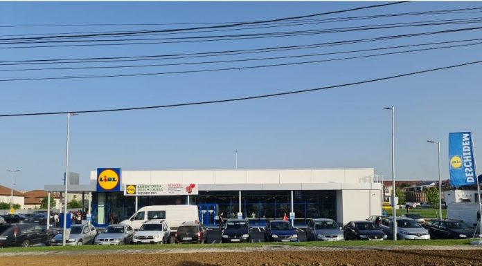 Lidl a inaugurat un nou magazin la Motru, dotat cu stație de încărcare electrică