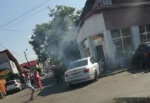 Două autoturisme au intrat într-un magazin din Piața Mică, o victimă!