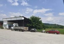 Foto: Accident la Moi, un șofer începător a intrat cu mașina într-un parapet