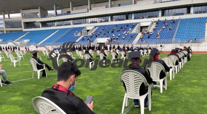 Au început festivitățile de la stadion pentru absolvenți. Reguli sanitare respectate la maxim!