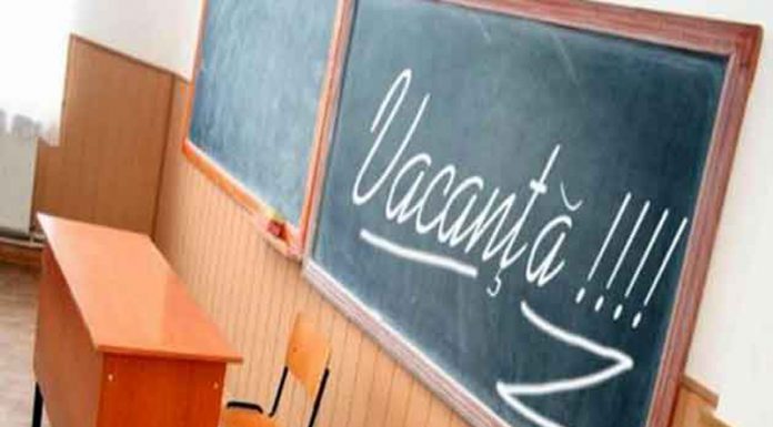 A început vacanța de vară. Elevii se vor întoarce în băncile școlilor pe 13 septembrie