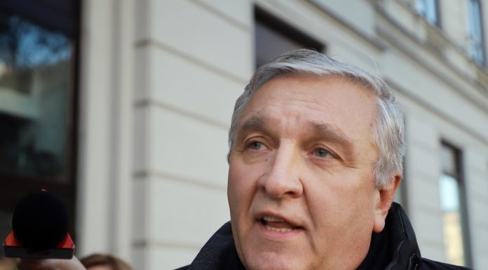 Decizie executorie! Prof.Mircea Beuran, reinstalat în funcţie!