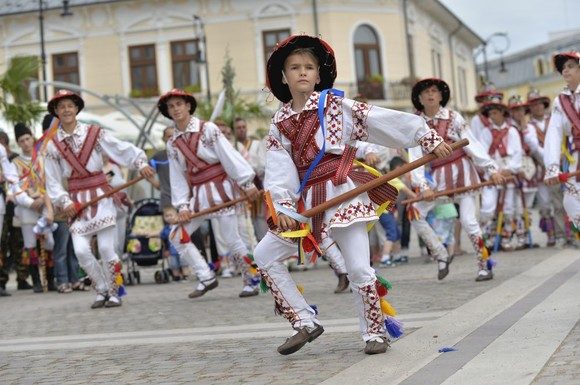 Rusalii, Oltenia: Dansul Căluşarilor