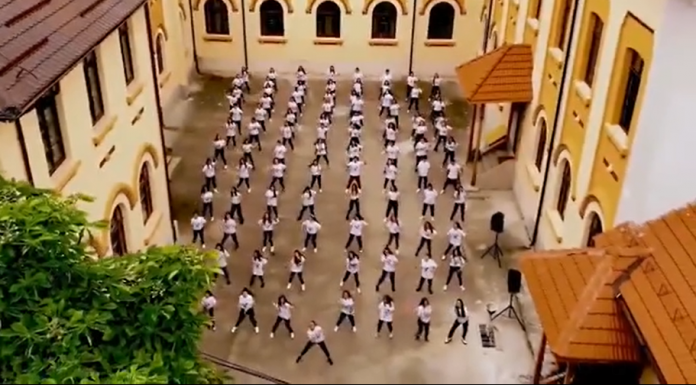 De Ziua Copilului, elevii de la CNSH au organizat un flashmob