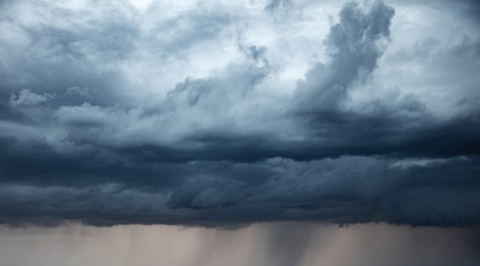 ANM: Cod Roşu de ploi şi vijelii în Gorj! Vezi localităţile vizate!