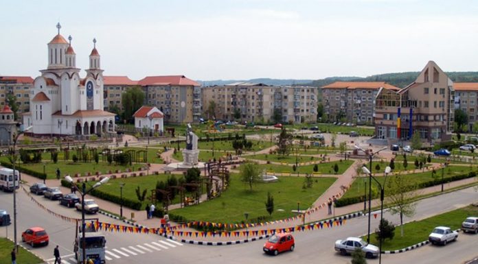 Dați în judecată pentru datoriile de 10.000 de lei la întreținere