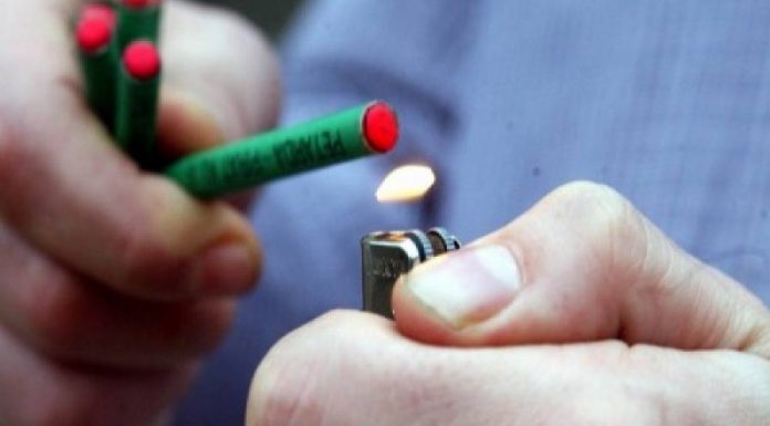 Vecinul i-a aruncat petarde în curte. A sunat la 112 și a fost amendat!