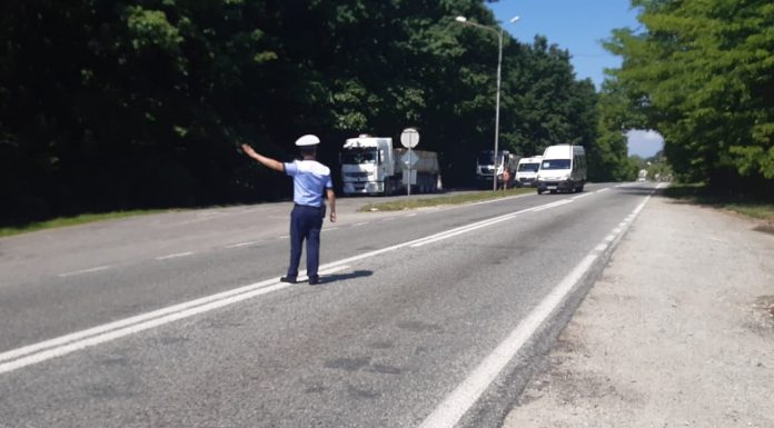 Vitezomanii şi cei care au consumat alcool şi droguri la volan, amendaţi şi lăsaţi fără permise!