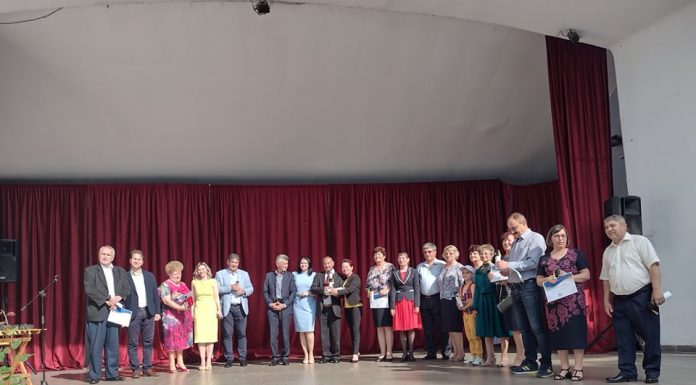 Dascălii gorjeni, sărbătoriți la final de carieră