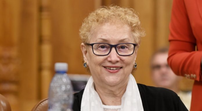 Renate Weber, revocată de Parlament din funcţia de Avocat al Poporului. Apoi, i s-a tăiat microfonul!