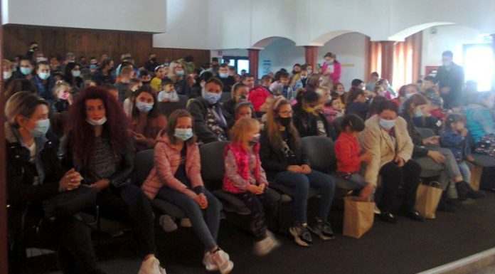 Oraşul Ţicleni primeşte copiii cu porţile deschise!