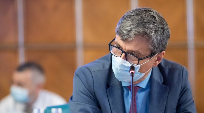 Ministrul Virgil Popescu: Disponibilizaţii de la CEO vor beneficia de plăţile compensatorii prevăzute în CCM şi de venitul de completare