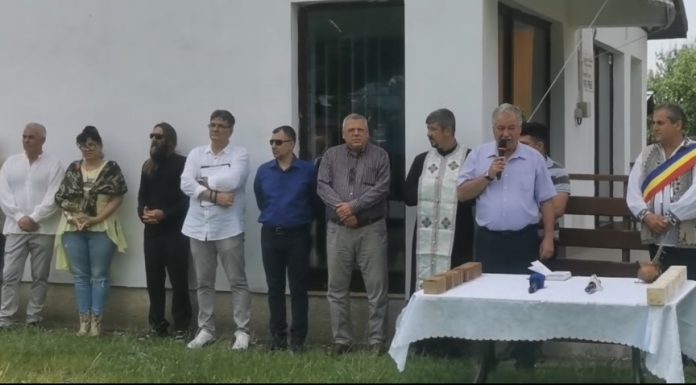 Tărâmul dacic de la Polovragi, județul Gorj, și-a deschis din nou porțile pentru artiștii în șlefuirea lemnului