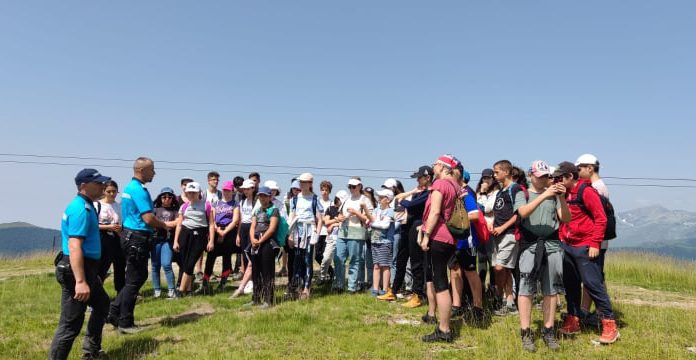Jandarmii montani au primit 40 de copii la Rânca