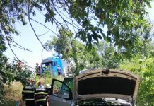 UPDATE: DOUĂ ACCIDENTE! Motocicletă în flăcări, mașină în șanț și ȘASE victime!