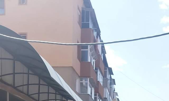 Produse second-hand, confiscate de agenții de la Locală