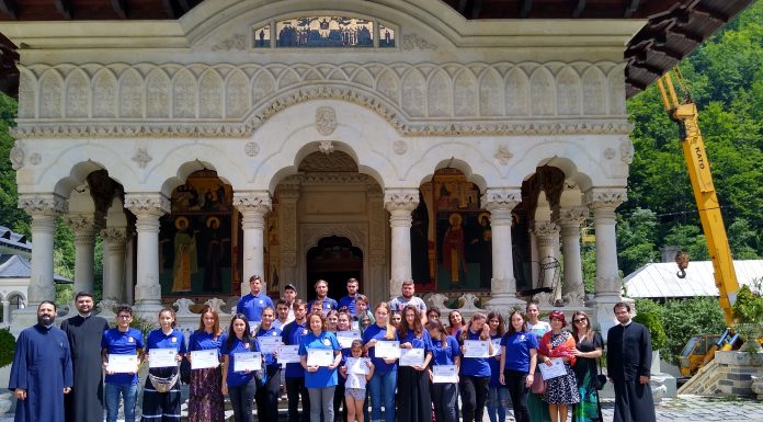 Elevi de la Liceul de Arte, la Școala de vară „Artă, Cultură, Spiritualitate”