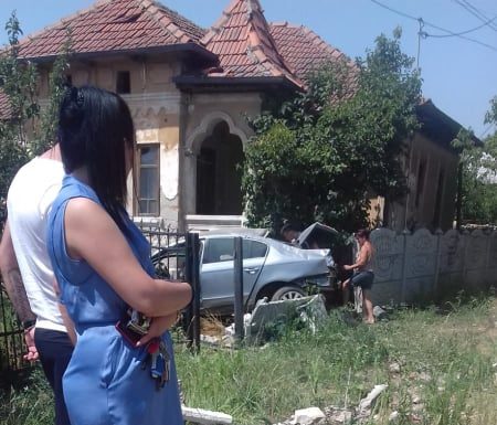 Accident la Turburea, doi tineri răniți!