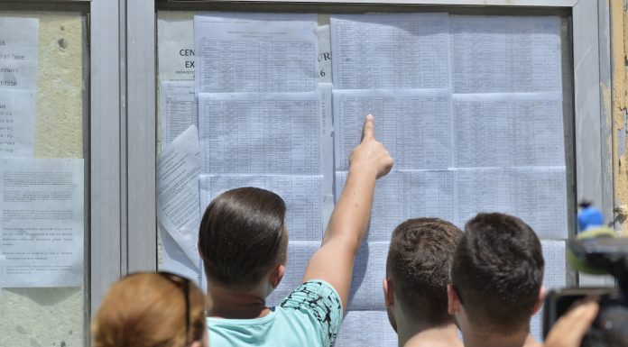 Impardonabil! Peste 18.000 de note greșite la Evaluarea Națională!