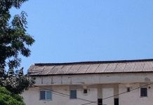 A dat foc acoperișului unui bloc din Târgu Jiu, în timp ce încerca să-l hidroizoleze!